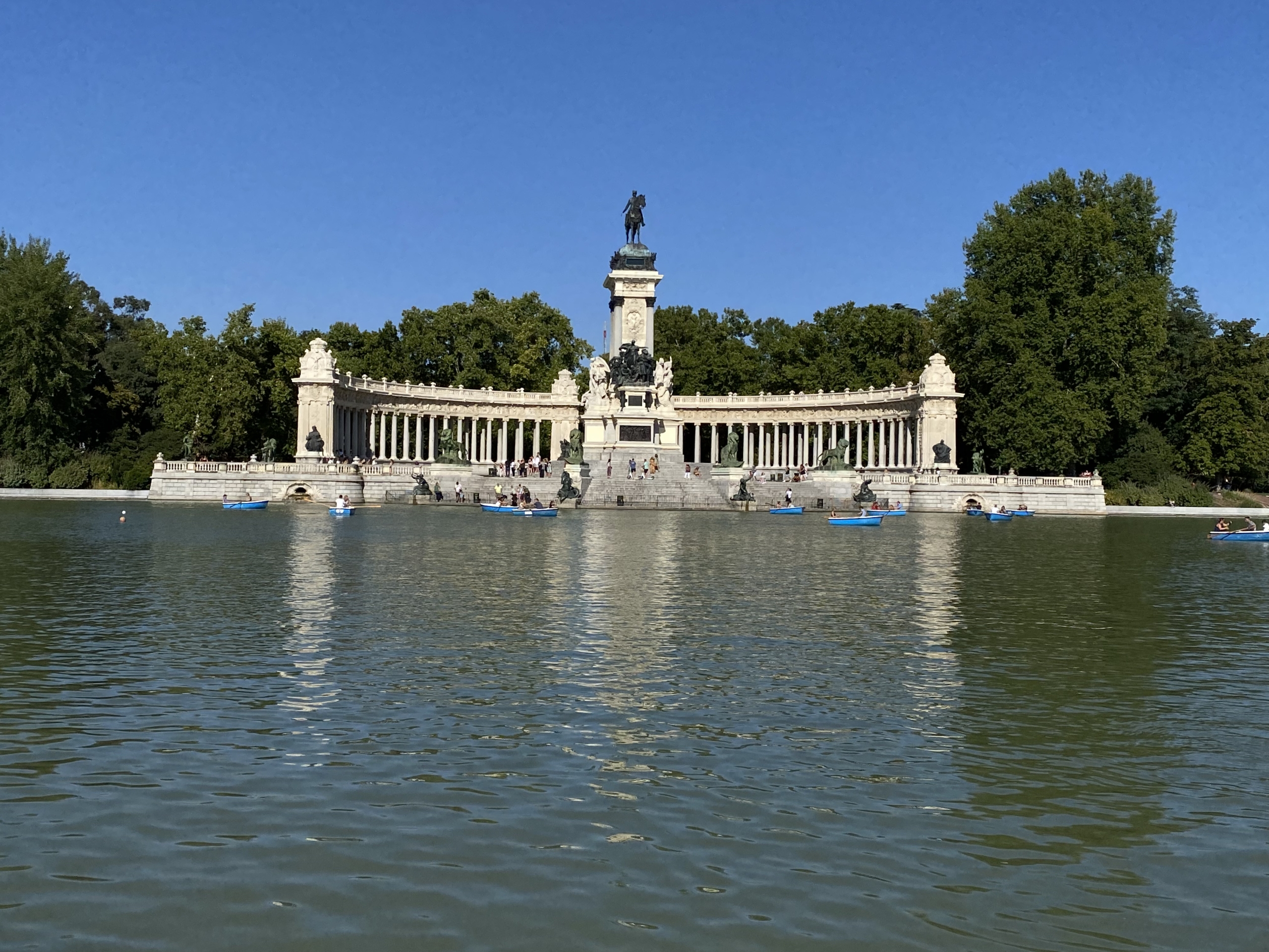 Čo vidieť v Madride, jazero v Parku Retiro